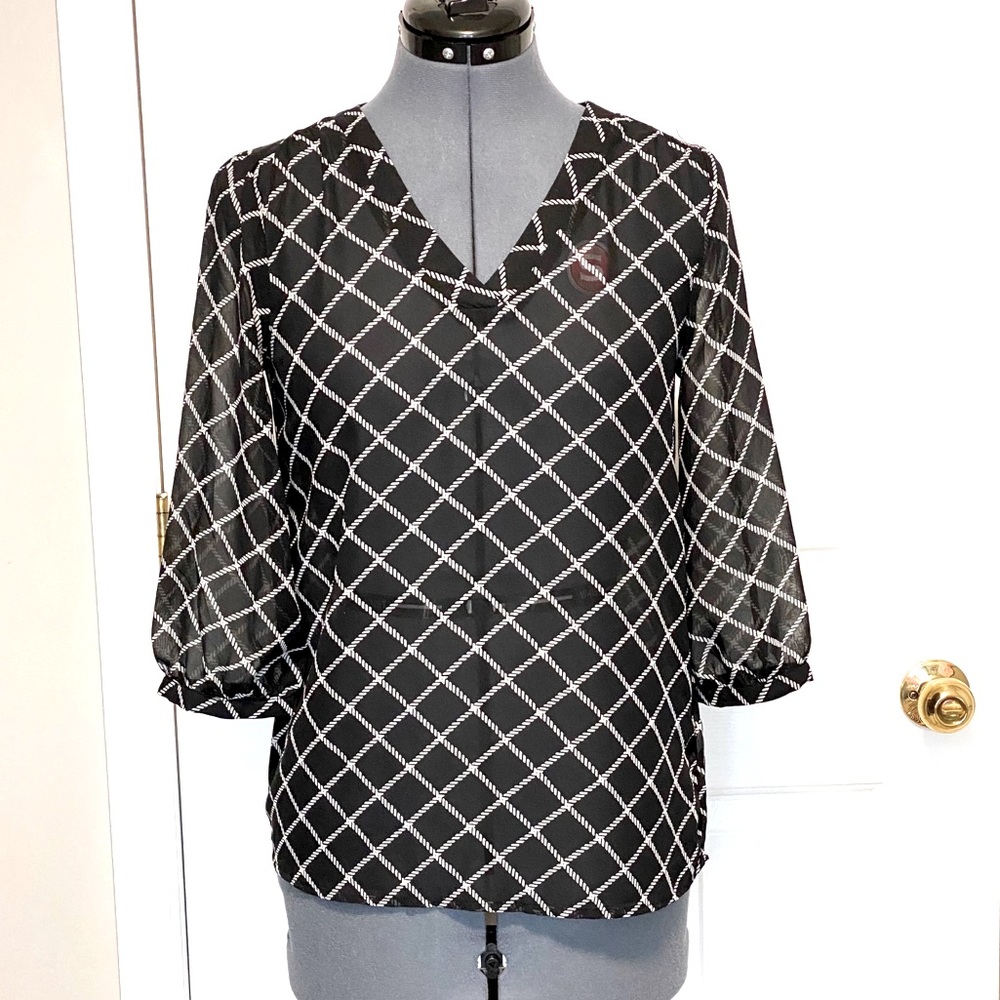 Old Navy black/white checkered blouse XS 368
